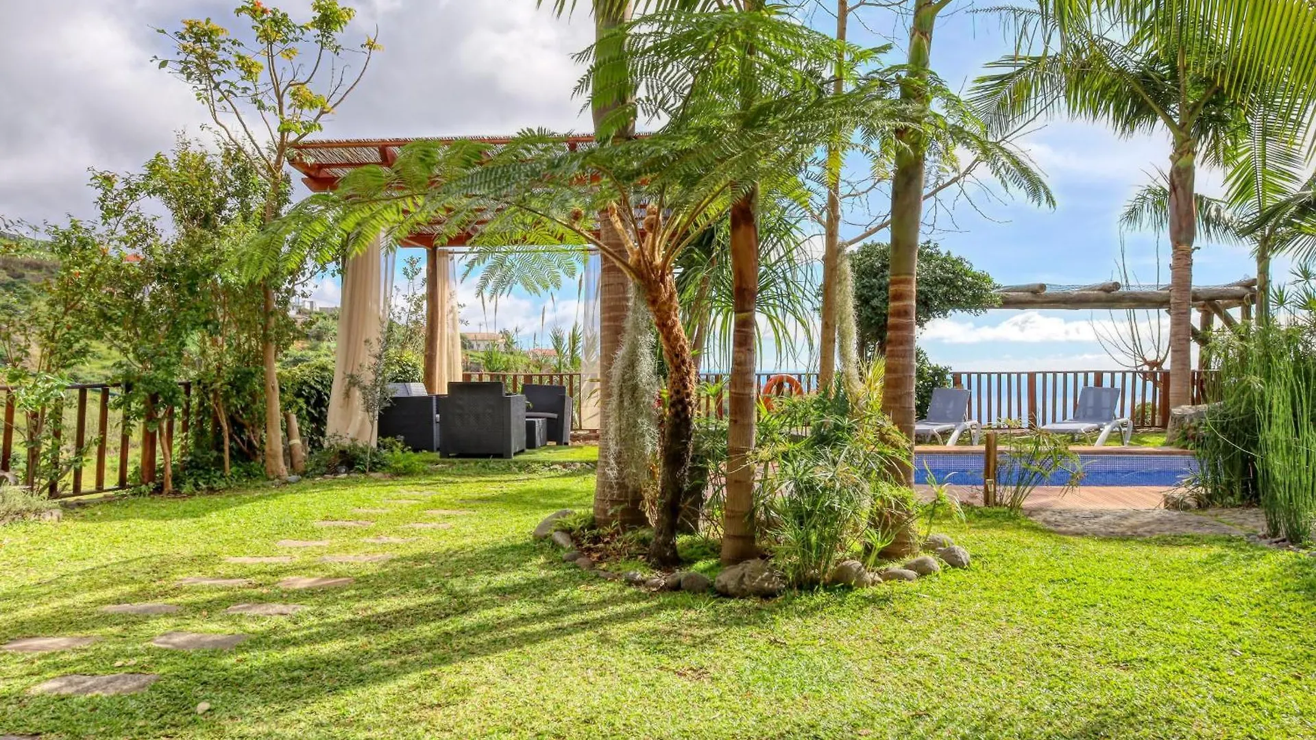 Ricardo House, A Home In Madeira Calheta