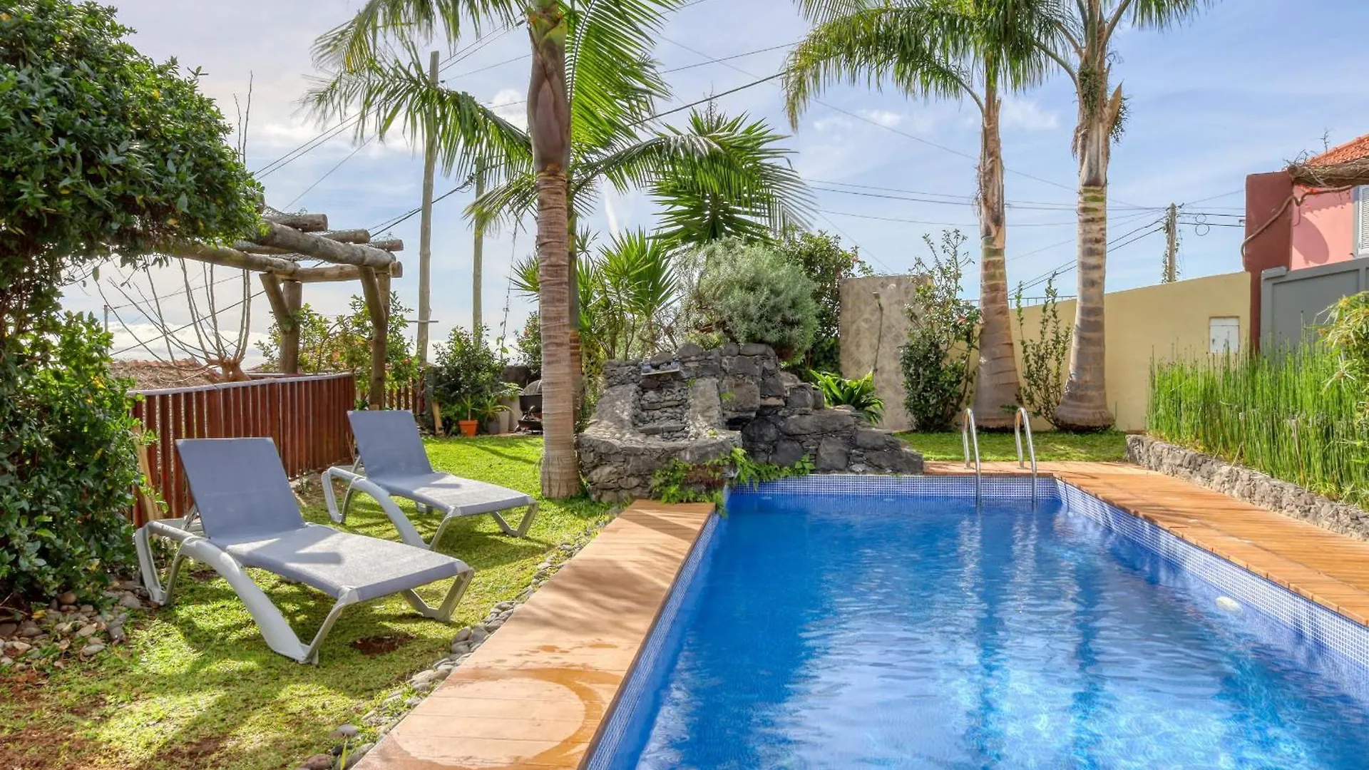 Villa Ricardo House, A Home In Madeira Calheta