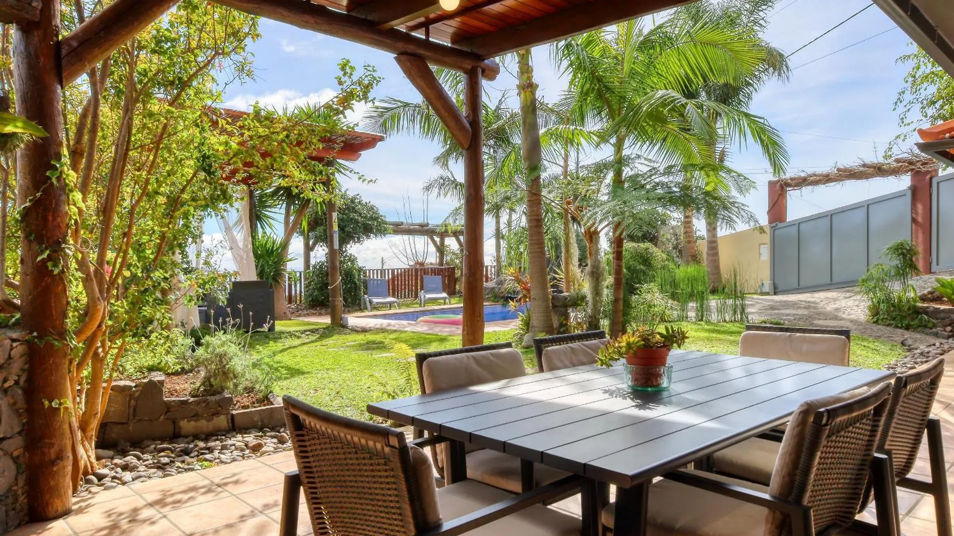Villa Ricardo House, A Home In Madeira Calheta